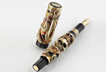 سيلفيستر ستالون يصمم قلم بـ5 آلاف دولار